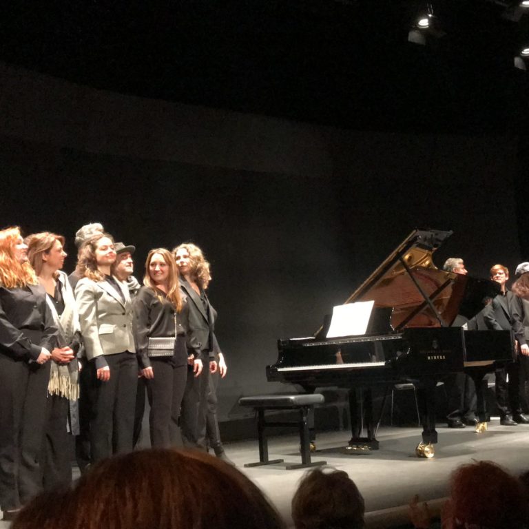 Anti-formalist Rayok Coro Intermezzo