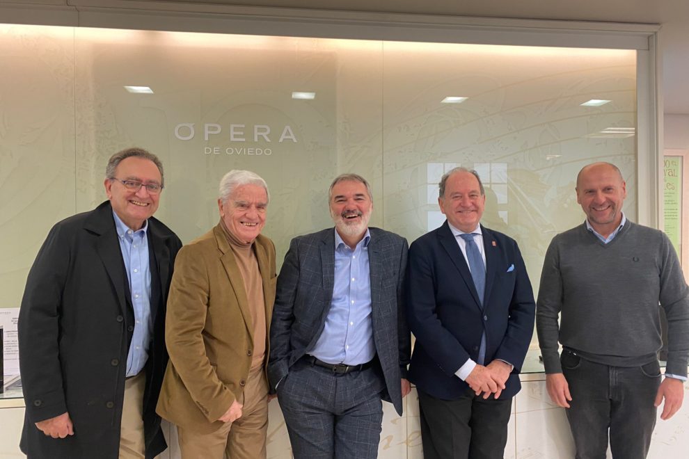 Firma acuerdo Intermezzo-Ópera de Oviedo